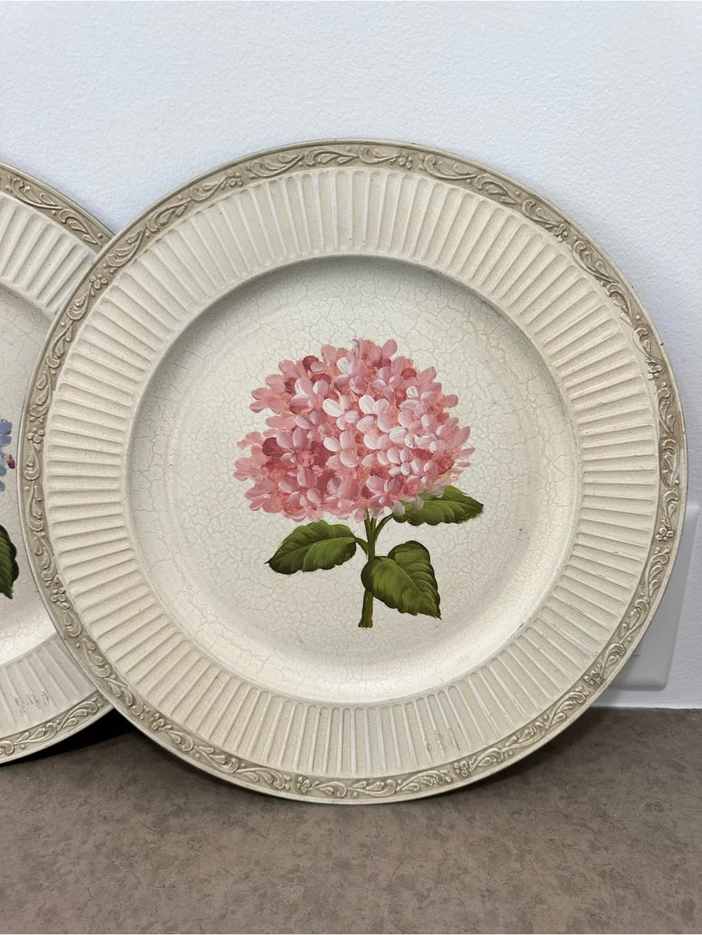 Set 3 Floral Hydrangea Decorative Wall Plates Cream, Pink, Blue, Yellow Fluted